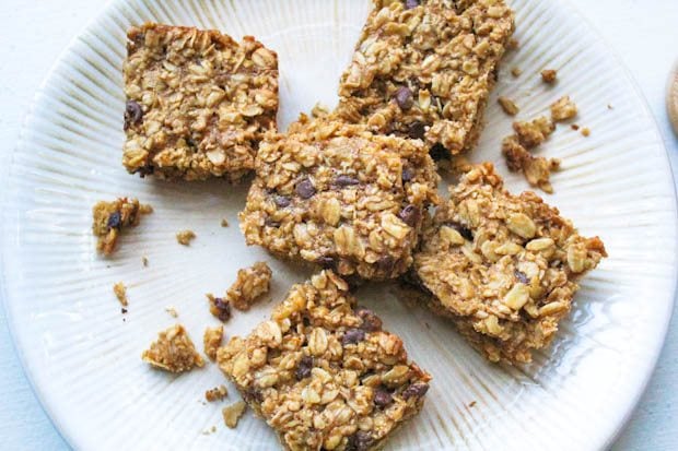 chocolate chip cookie granola bars