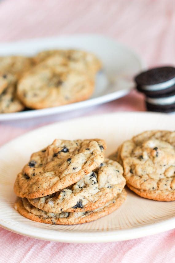 oreo cheesecake cookies on a cream plate