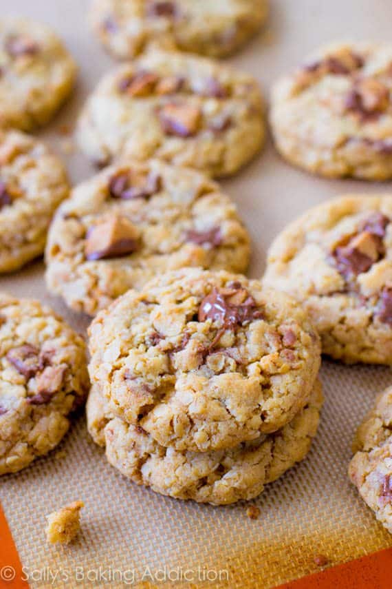 peanut butter cup oatmeal cookies