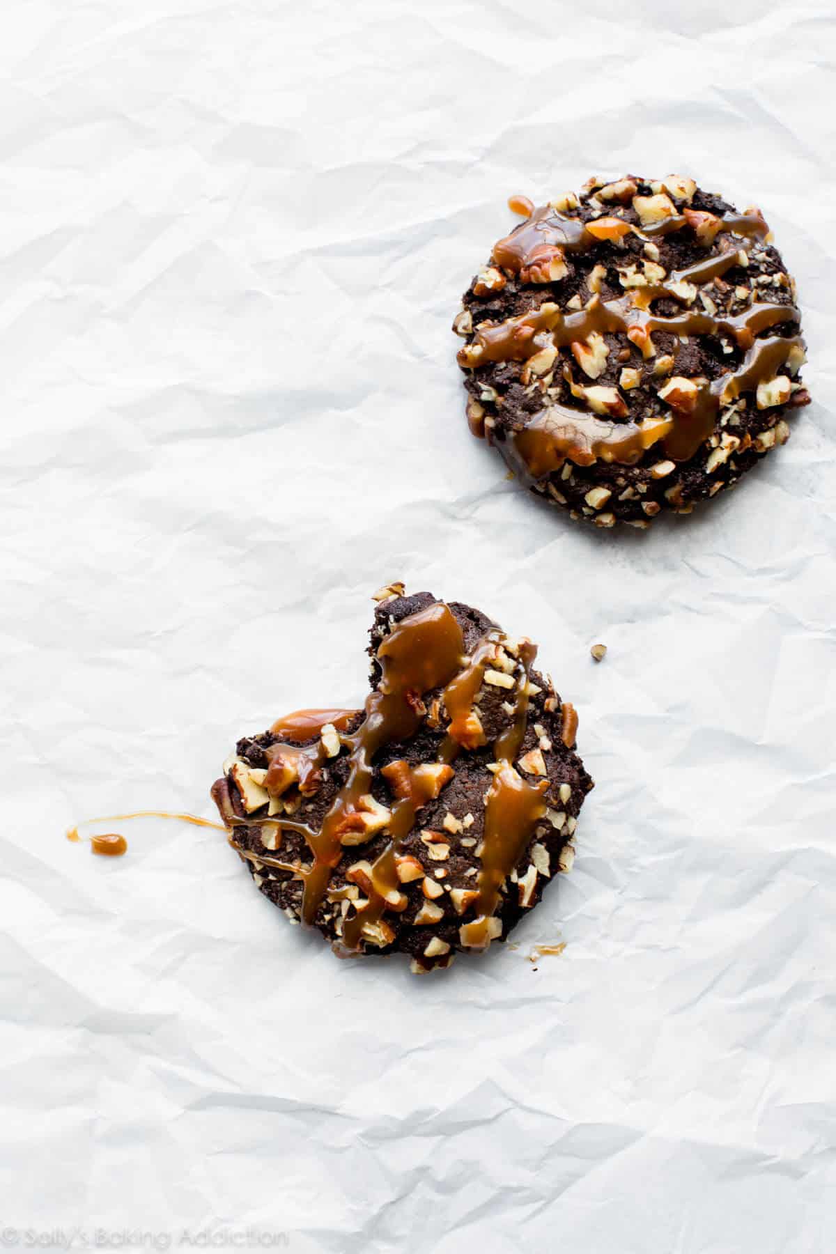 2 chocolate turtle cookies