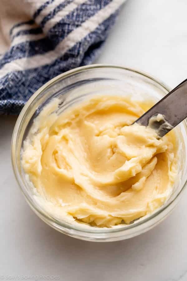 honey butter mixture in glass bowl.