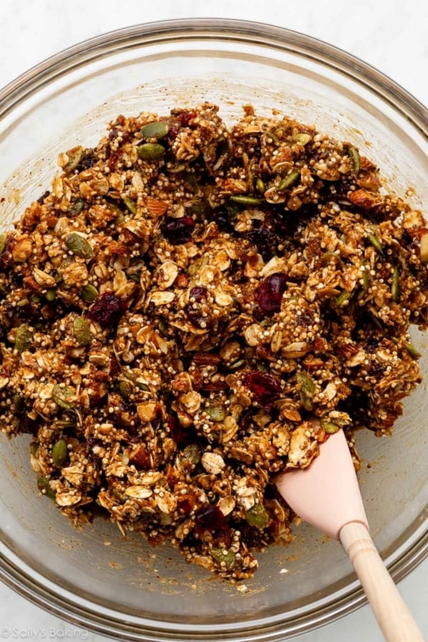 quinoa and oats mixture in bowl.