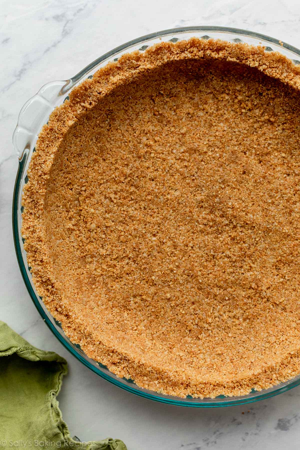graham cracker crust pressed into glass pie dish.