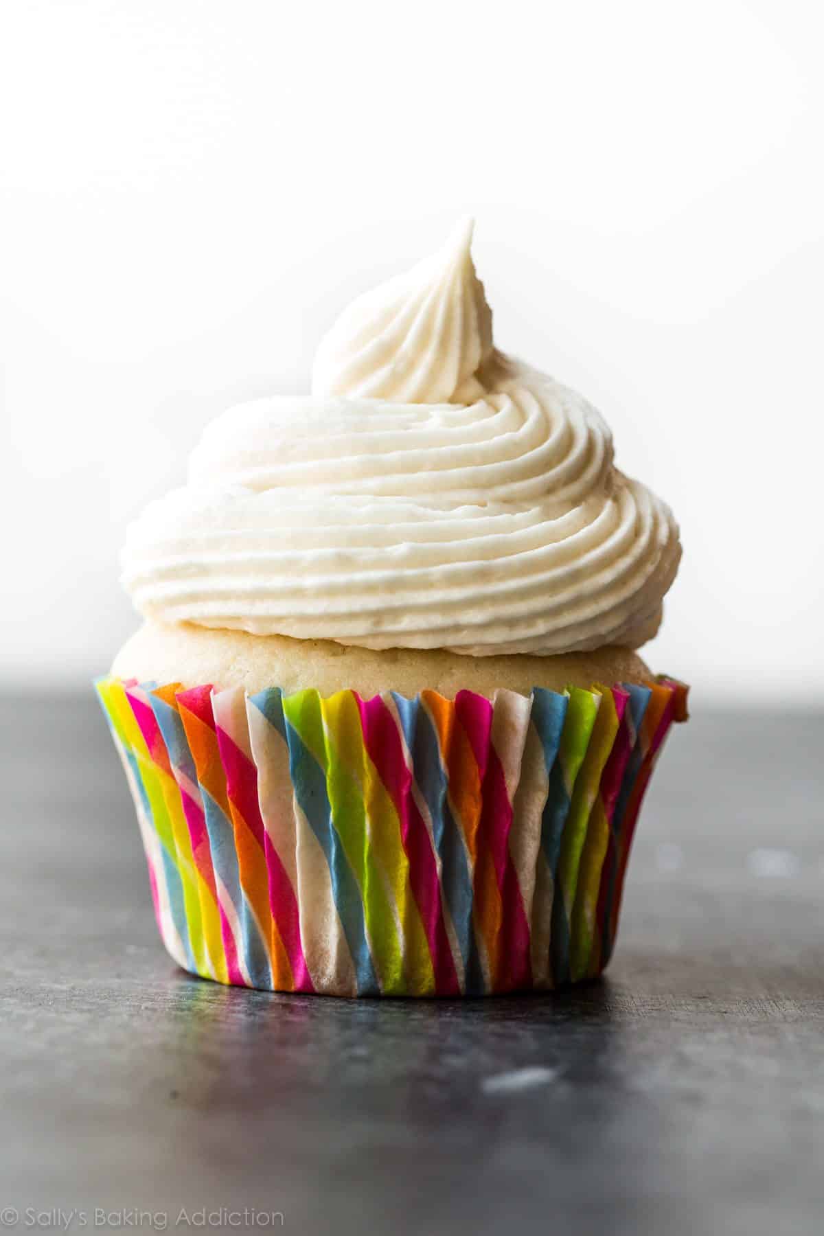 vanilla frosting piped with wilton 8b piping tip