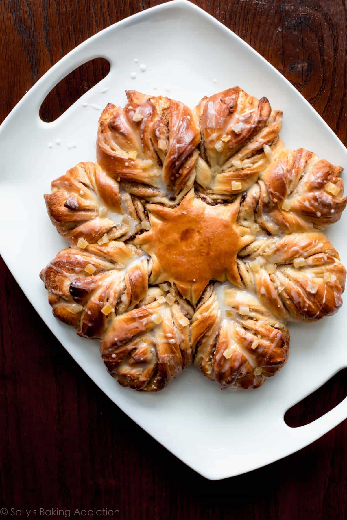 star bread on a white serving tray