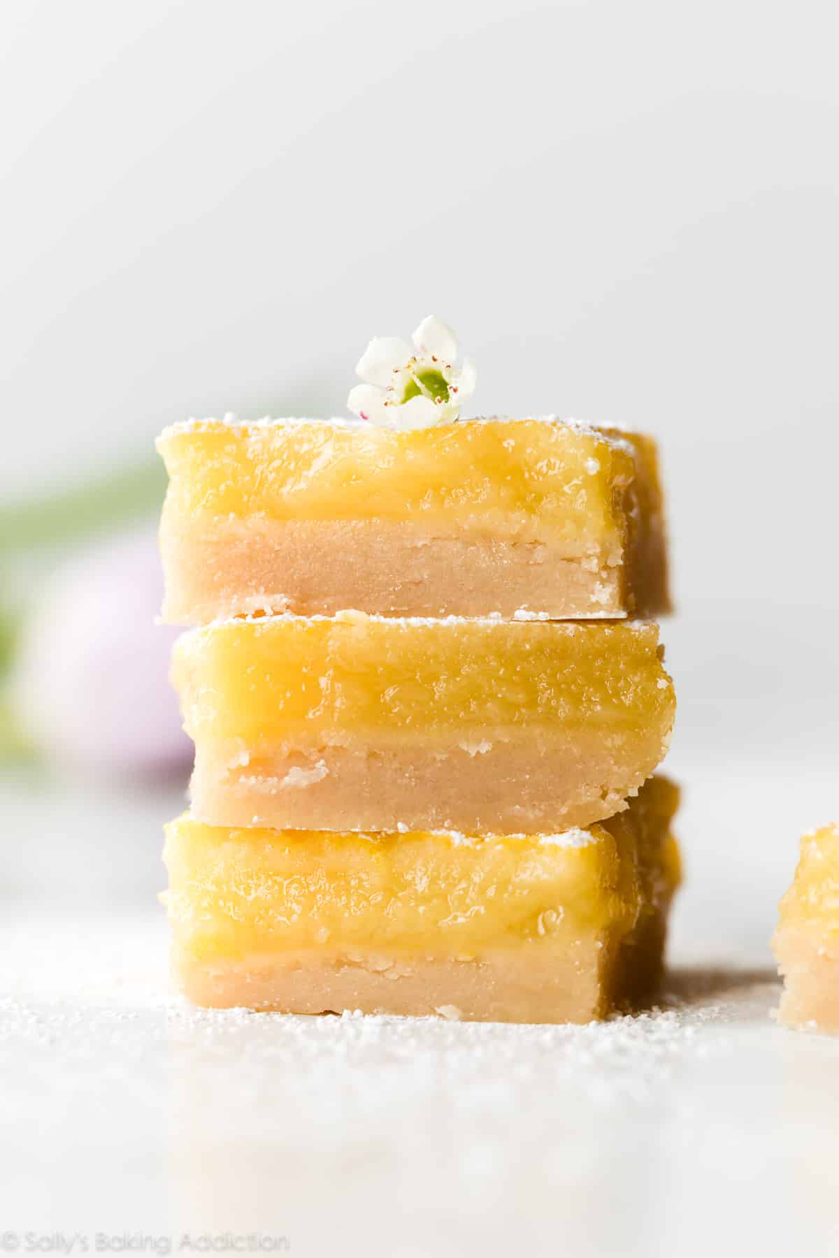Lemon bars with shortbread crust