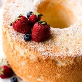 Angel food cake with berries