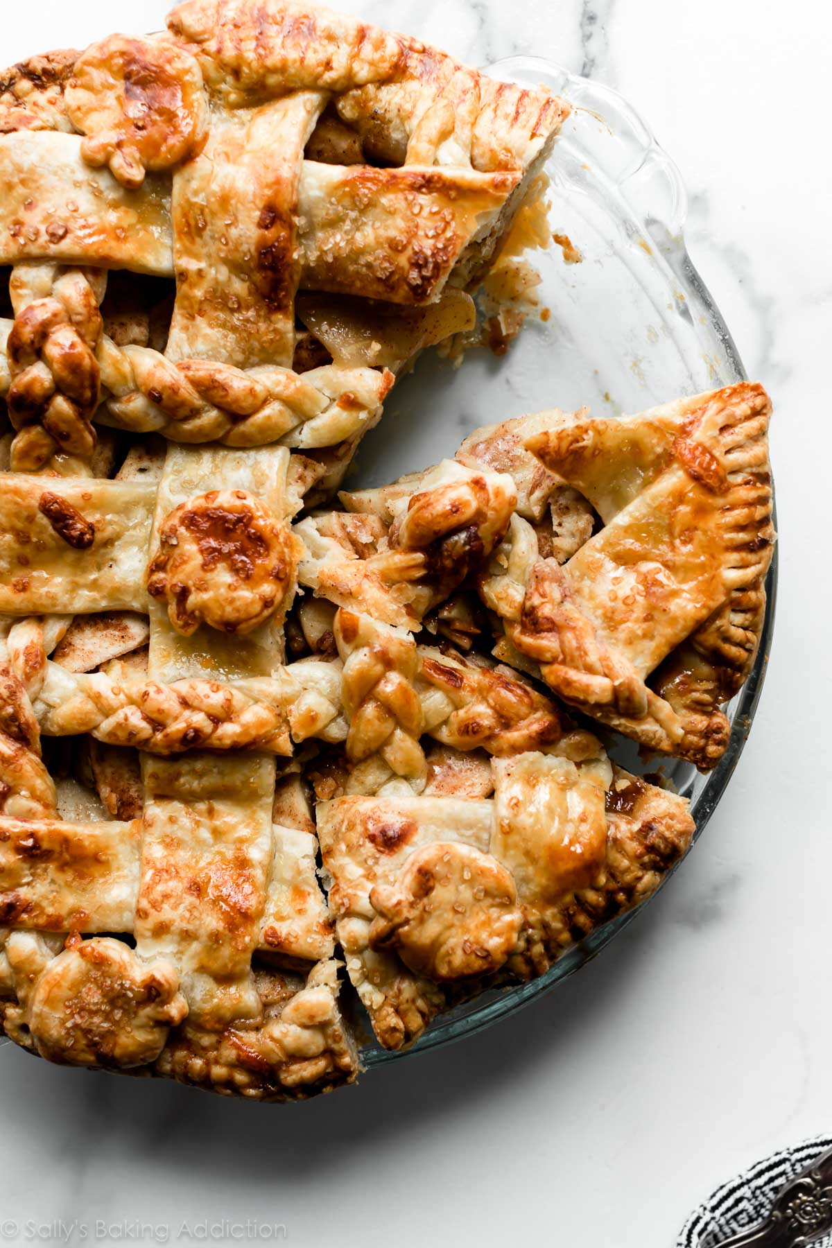 sliced apple cheddar pie